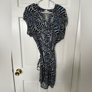 Elegant Blue and White Leaf Print Dress